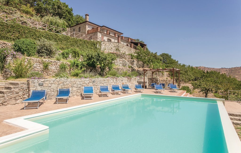 Marianna – Maison 5 chambres piscine à Graniti - Photo 1