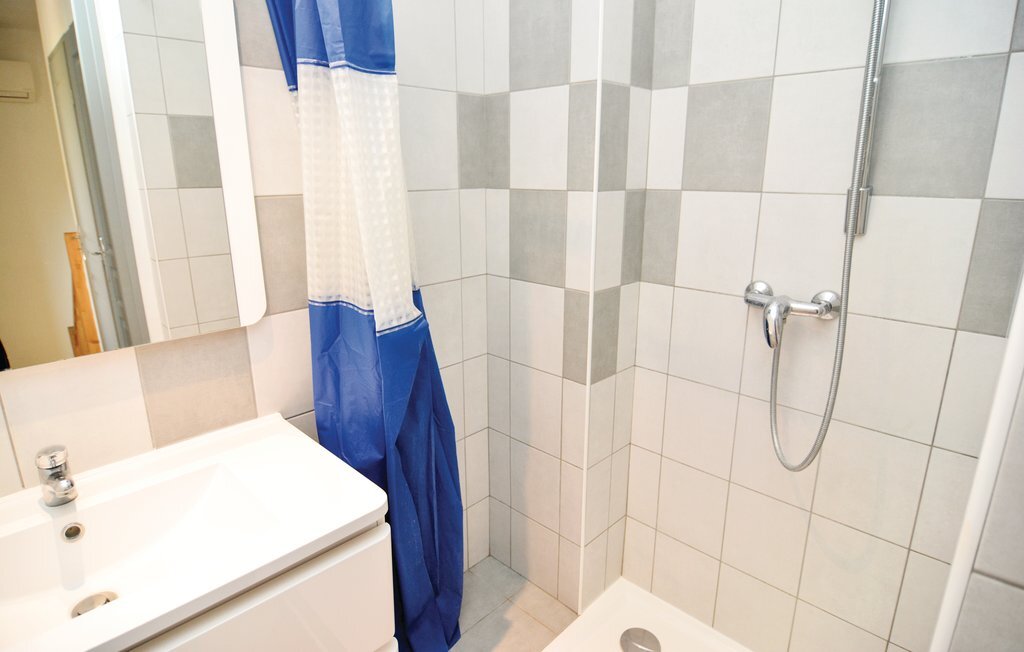 Maison avec piscine partagée au Sambuc - Photo 8