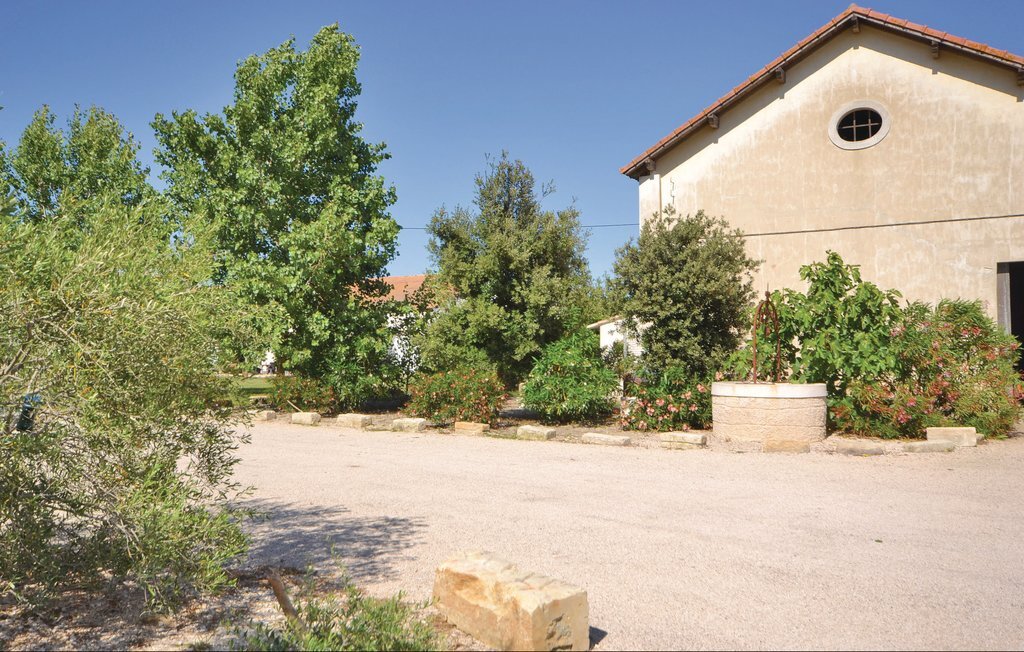 Maison avec piscine partagée au Sambuc - Photo 21