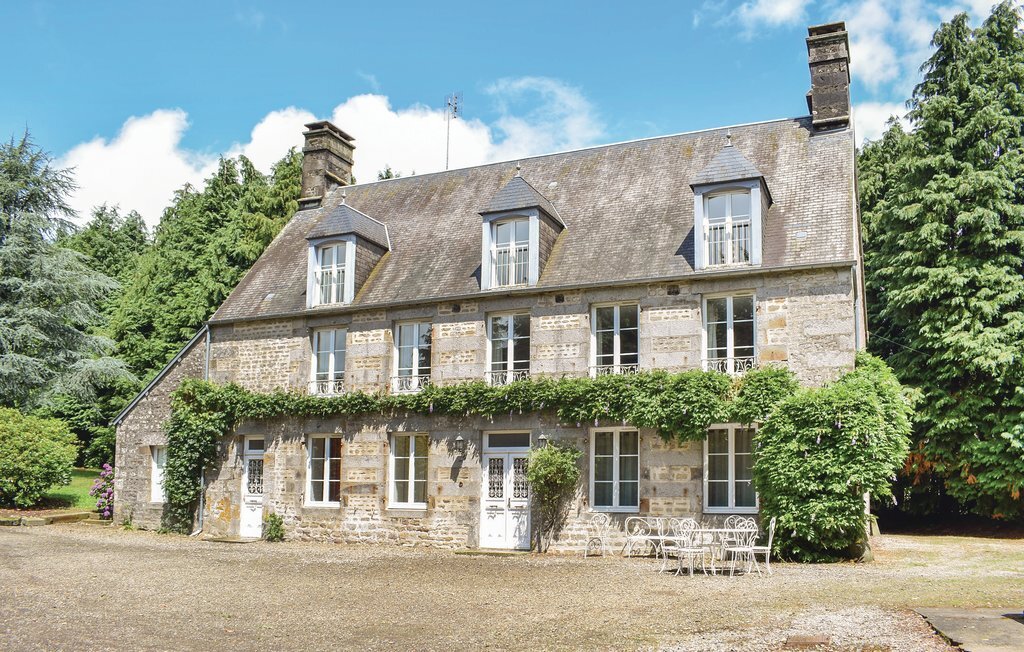 Maison 16 personnes avec jardin 4 000 m² à St Clément Rancoudray - Photo 1