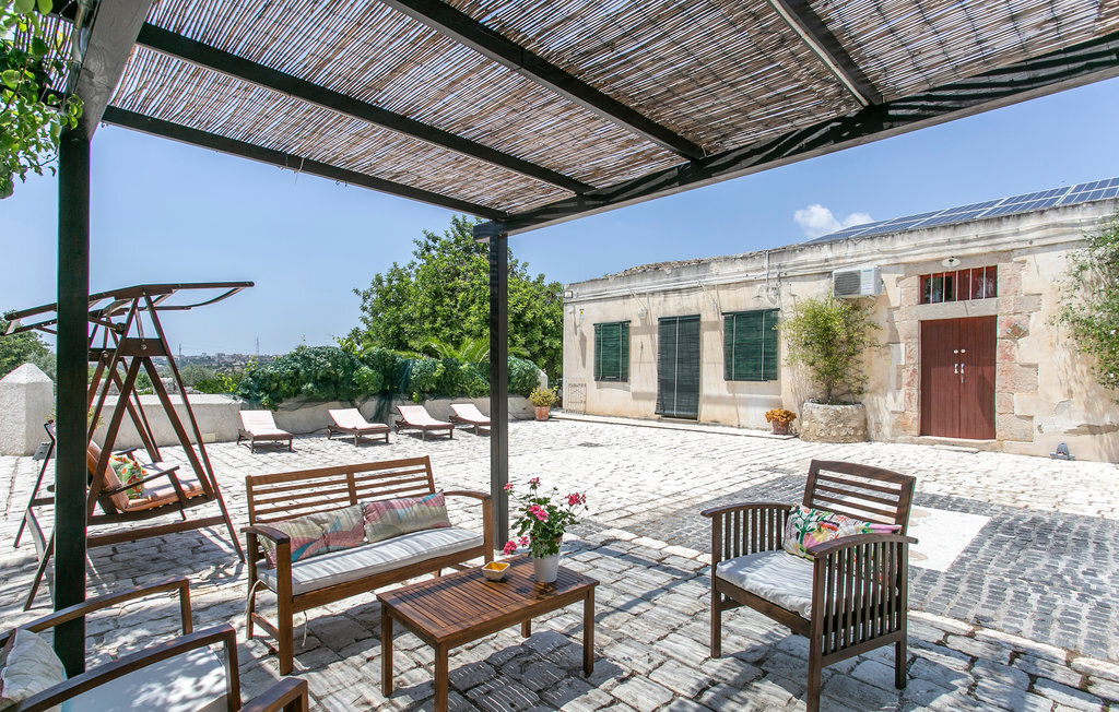 Casale Granati : maison en pierre avec piscine à Rosolini - Photo 12
