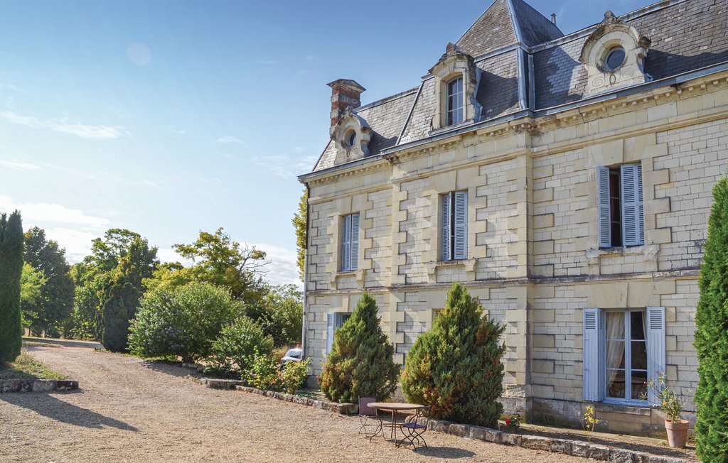Château XIXe siècle avec piscine à Mouterre-Silly - Photo 6