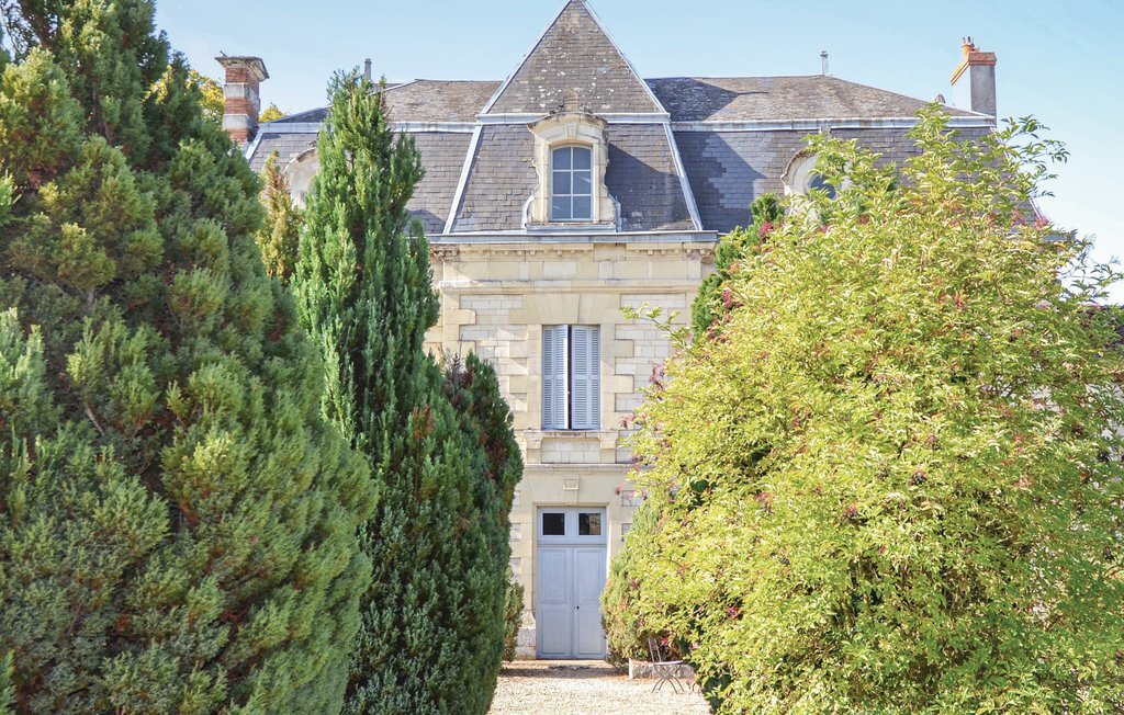 Château XIXe siècle avec piscine à Mouterre-Silly - Photo 7