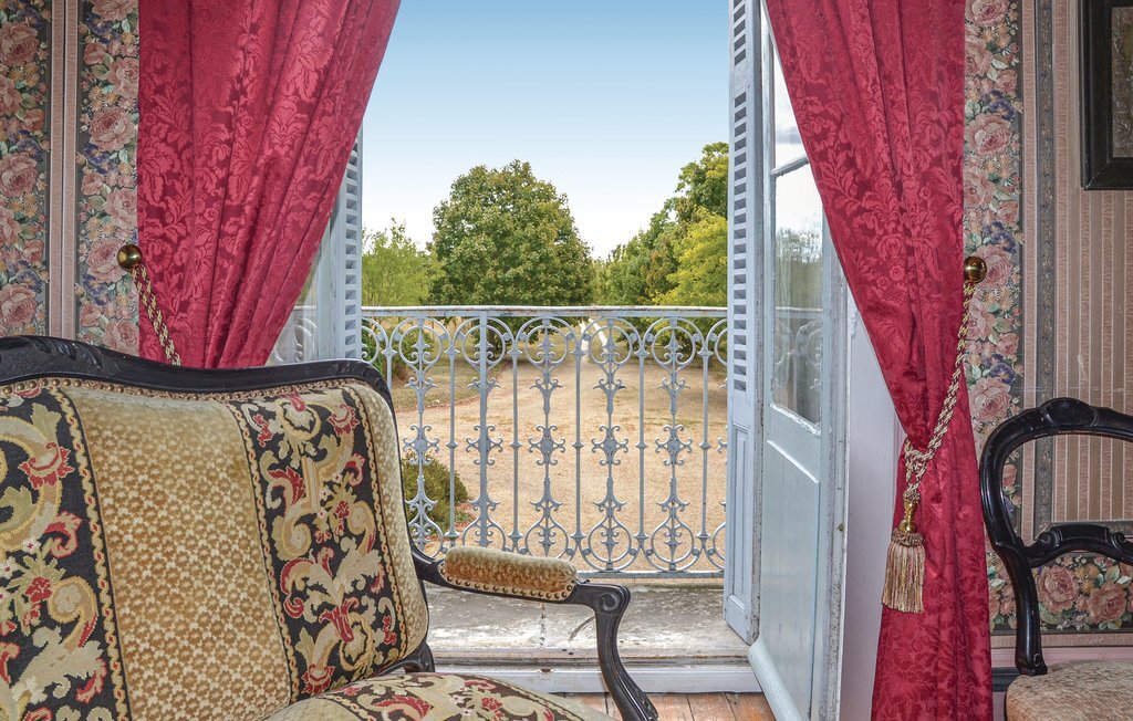 Château XIXe siècle avec piscine à Mouterre-Silly - Photo 18