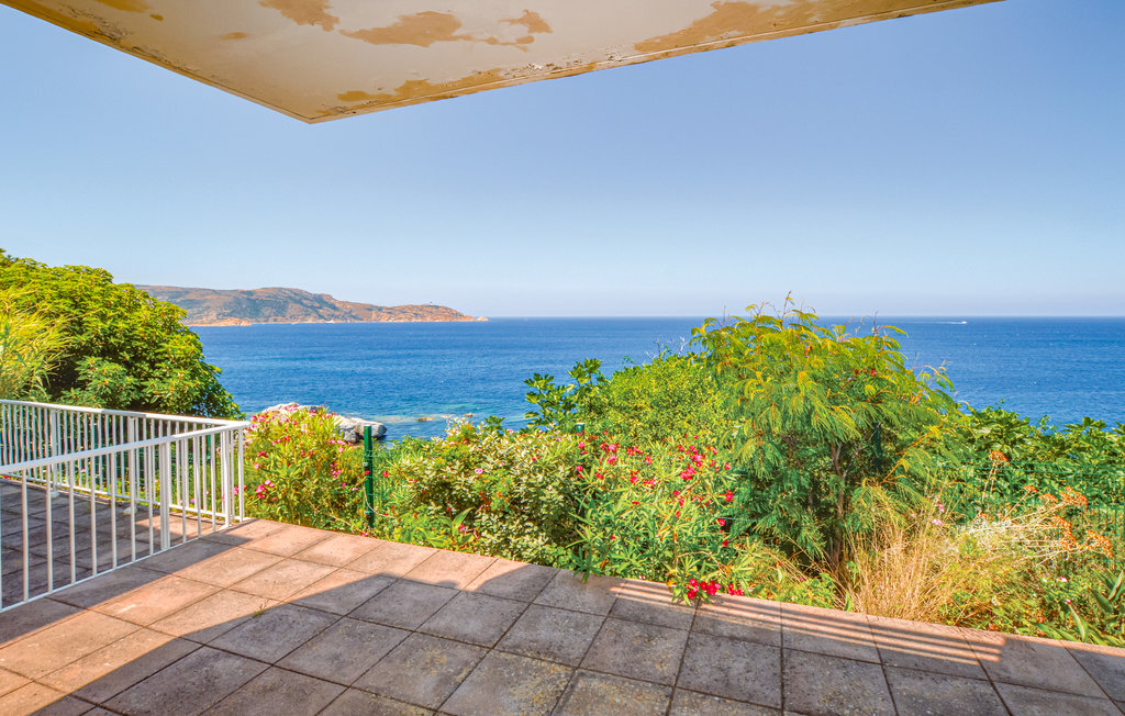 Maison méditerranéenne à Calvi avec vue sur le phare - Photo 6