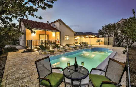 Location maison à Kastel Stafilic