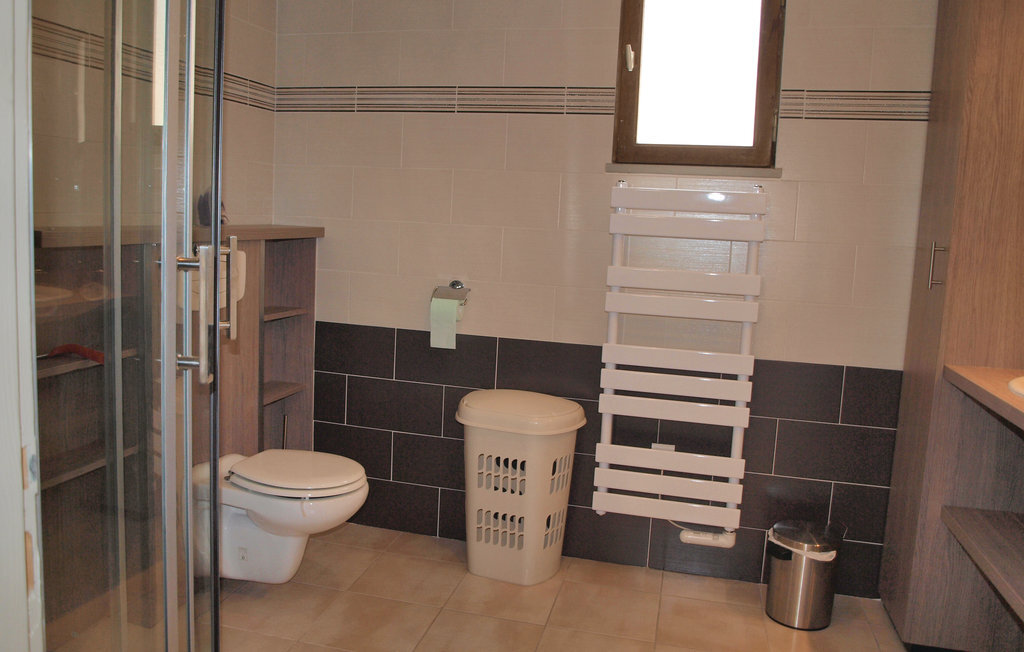 Maison en pierre avec poêle à bois à Mantallot - Photo 15