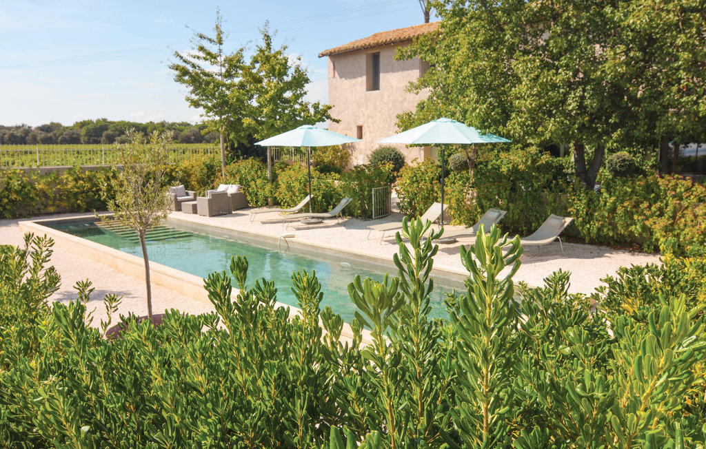Mas en pierre avec piscine et jacuzzi à Saint-Gilles - Photo 2