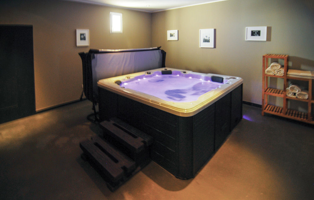 Mas en pierre avec piscine et jacuzzi à Saint-Gilles - Photo 17