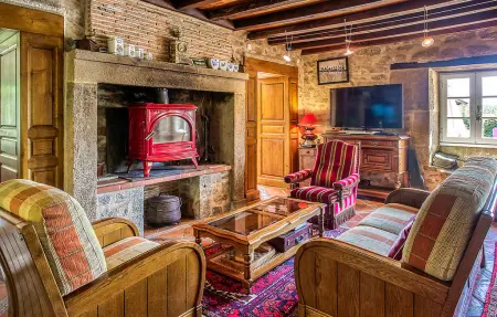 Maison 30 hectares avec piscine privée à Augignac : photo 4