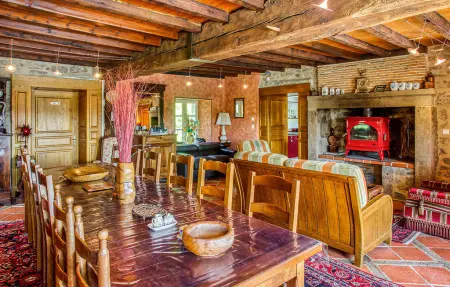 Maison 30 hectares avec piscine privée à Augignac : photo 5