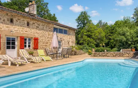 Maison 30 hectares avec piscine privée à Augignac : photo 10