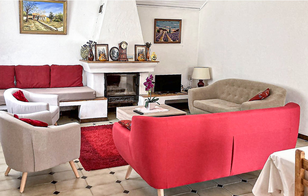 Maison 2 chambres à Saint-Trinit, 1000 m² de jardin - Photo 2