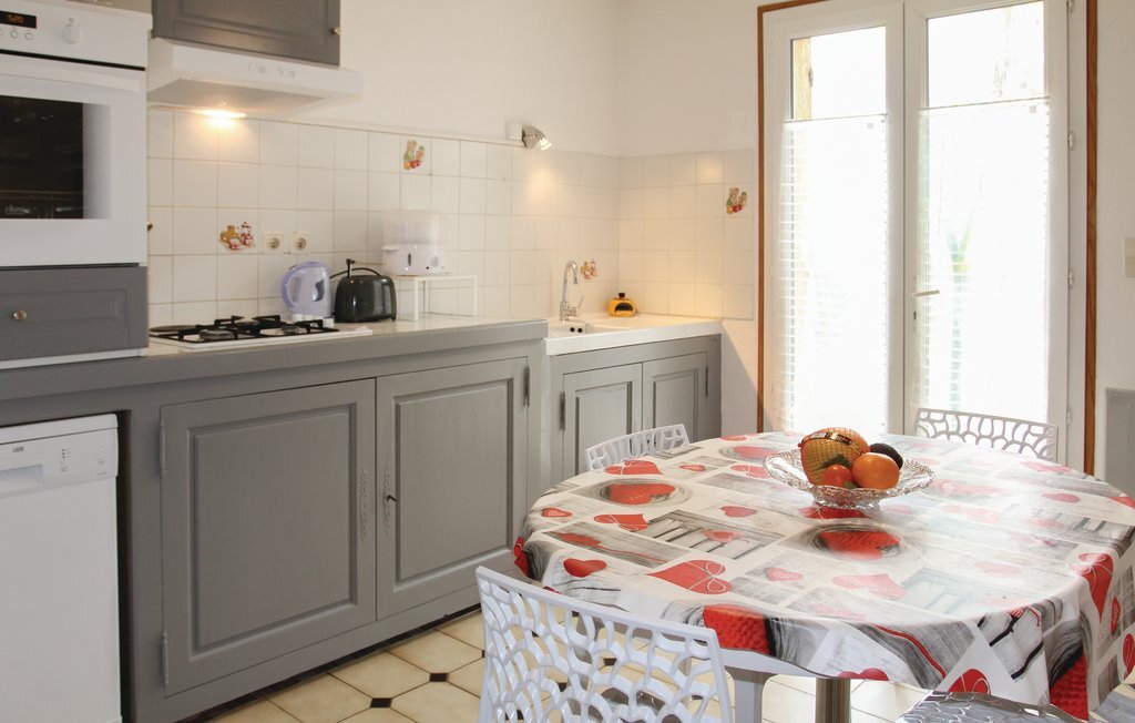 Maison 2 chambres à Saint-Trinit, 1000 m² de jardin - Photo 6