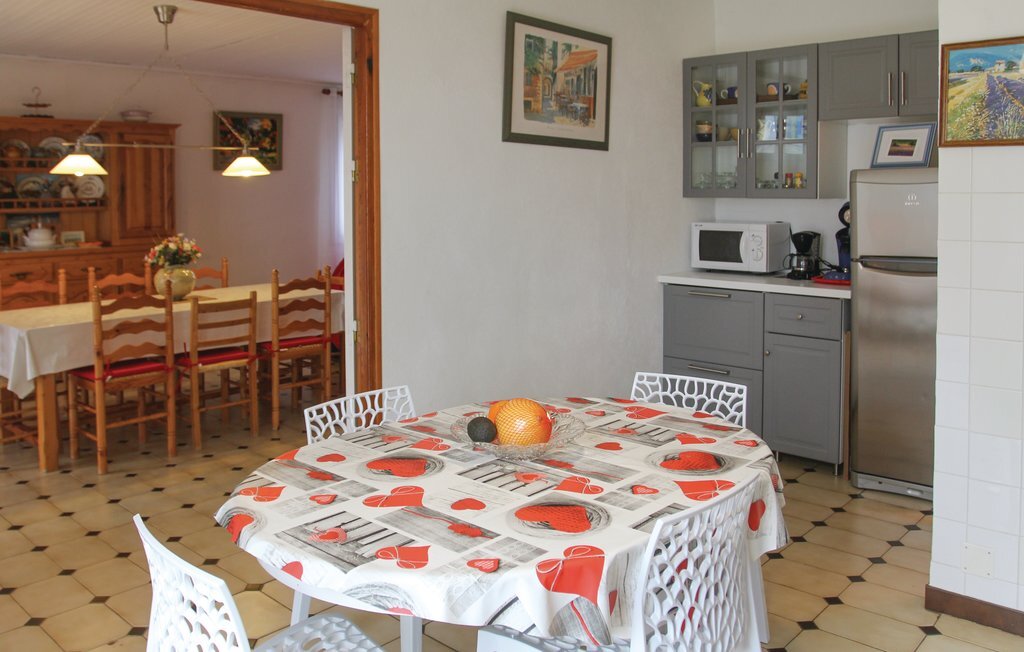 Maison 2 chambres à Saint-Trinit, 1000 m² de jardin - Photo 7