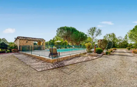 Maison de ferme rénovée avec piscine privée à St Pierre d'Eyraud : photo 2