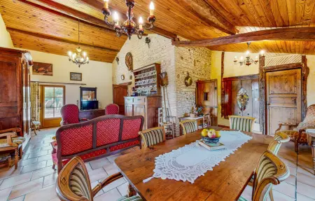 Maison de ferme rénovée avec piscine privée à St Pierre d'Eyraud : photo 3