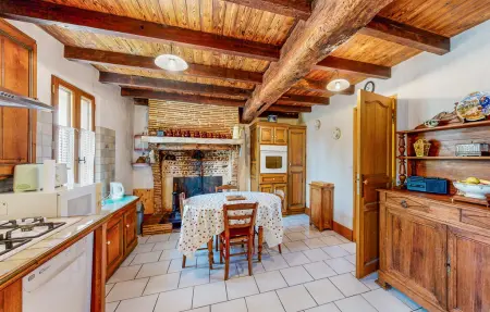Maison de ferme rénovée avec piscine privée à St Pierre d'Eyraud : photo 4