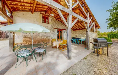 Maison de ferme rénovée avec piscine privée à St Pierre d'Eyraud : photo 13