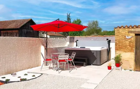 Maison en pierre avec piscine privée à St Pierre d'Eyraud : photo 7