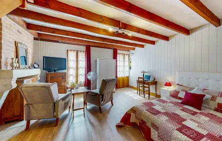 Maison en pierre avec piscine privée à St Pierre d'Eyraud : photo 22