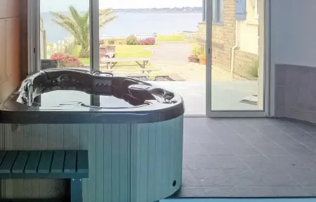 Maison face à la mer à Moëlan-sur-Mer, piscine intérieure : photo 10
