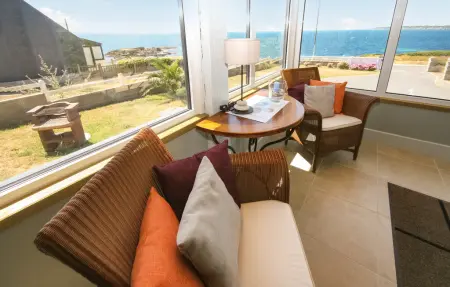 Maison face à la mer à Moëlan-sur-Mer, piscine intérieure : photo 15