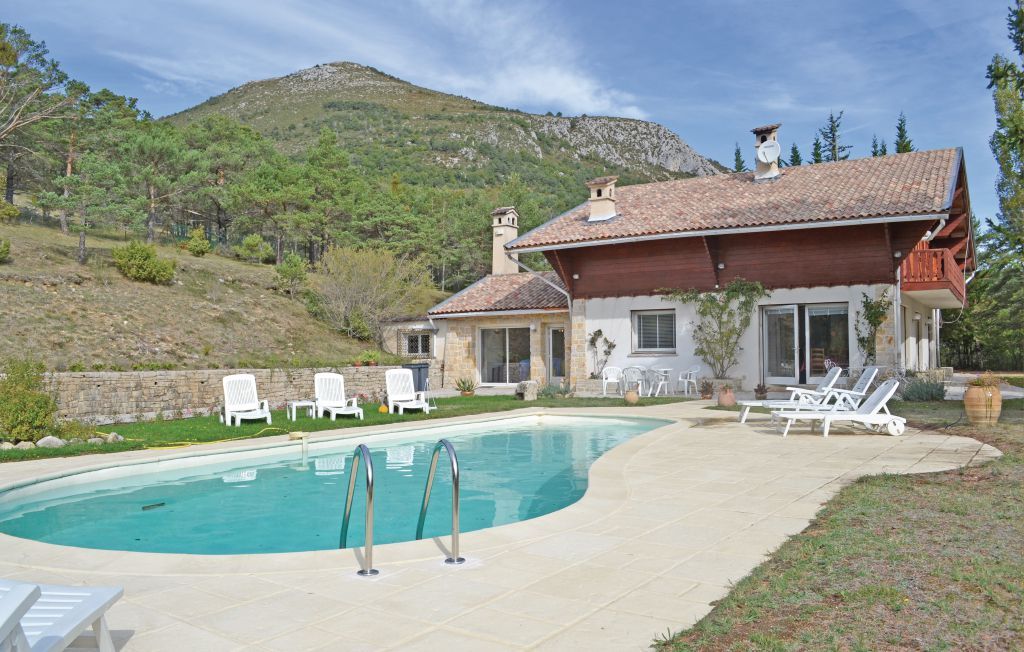 Villa chalet suisse 11 pers., piscine et 8 500 m² de jardin - Photo 1