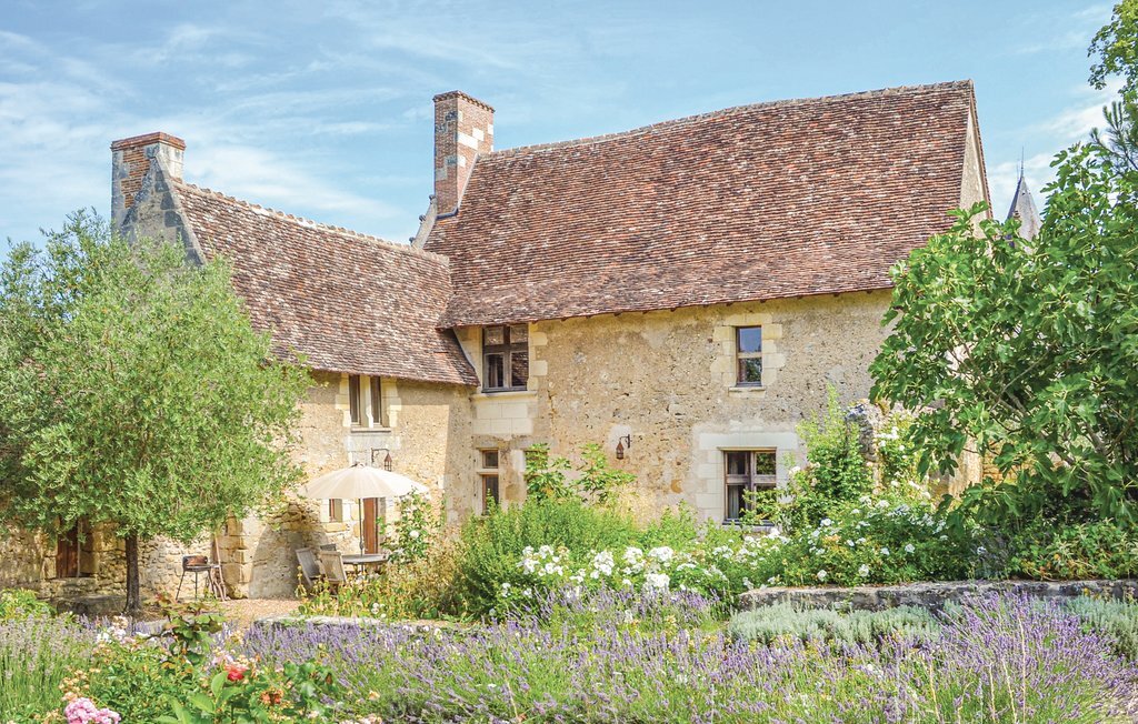 Maison du 15e siècle sur 30 ha près d'Azay-le-Rideau - Photo 1