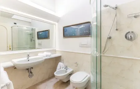 Appartement vue golfe dans villa historique à Rapallo : photo 17