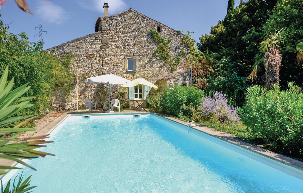 Maison mitoyenne au calme à Valréas, piscine privée - Photo 1
