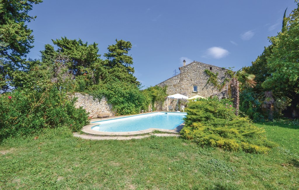 Maison mitoyenne au calme à Valréas, piscine privée - Photo 3
