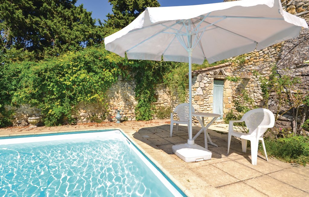 Maison mitoyenne au calme à Valréas, piscine privée - Photo 6
