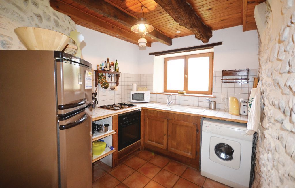 Maison mitoyenne au calme à Valréas, piscine privée - Photo 18