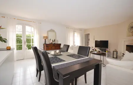 Maison avec piscine privée à L'Isle sur la Sorgue : photo 2