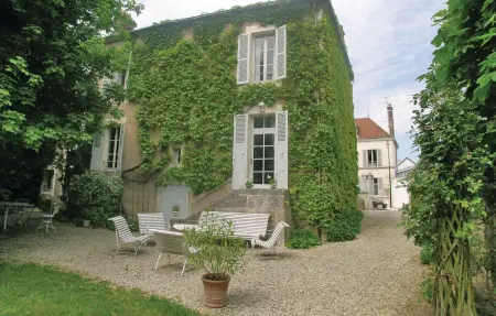 Maison XIXe siècle à Chablis avec vue sur les vignobles : photo 4