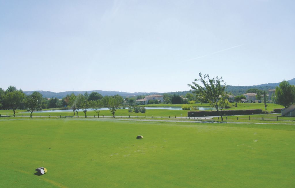 Maison 4 chambres avec piscine chauffée sur Golf de Pont Royal - Photo 9