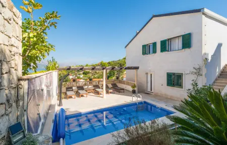 Location maison à Postira