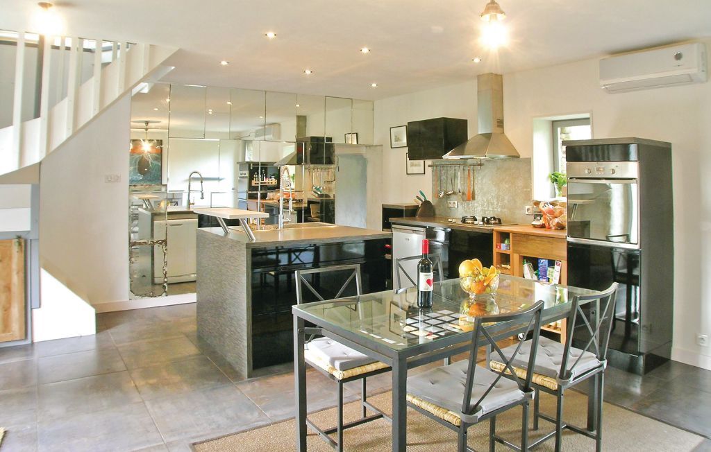 Maison en pierre 6 personnes à Mahalon, jardin et terrasse - Photo 2