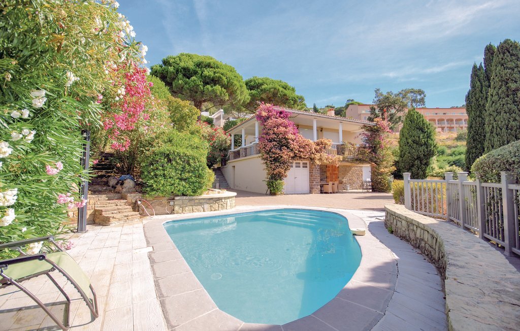 Maison vue mer avec piscine privée à Rayol-Canadel - Photo 1