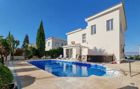 Location maison à Neo Chorio