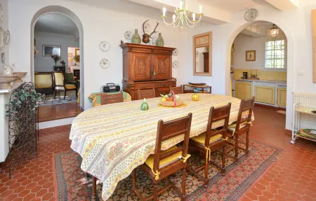 Mas provençal 9 chambres, 25 ha et piscine privée : photo 4