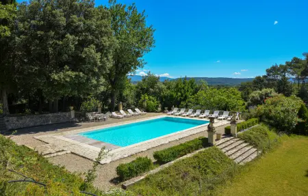 Mas provençal 9 chambres, 25 ha et piscine privée : photo 13