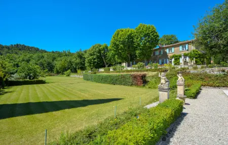 Mas provençal 9 chambres, 25 ha et piscine privée : photo 16