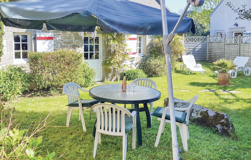 Maison bretonne en pierre à Douarnenez, vue baie - Photo 1