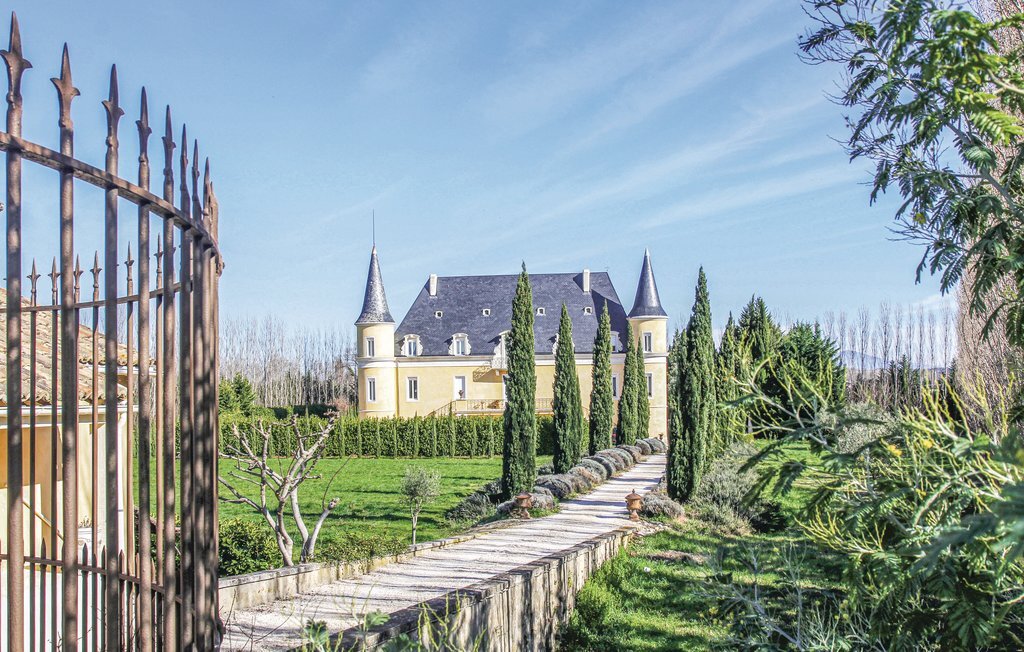 Château XVIIIe avec piscine et parc à Pont-Saint-Esprit - Photo 7