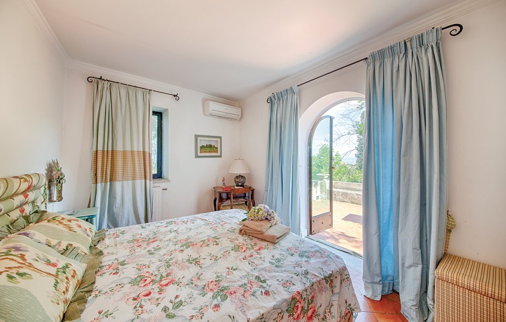 Villa Amato à Morlupo : 7 chambres, piscine 162 m² - Photo 6