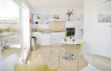 Maison mitoyenne en centre-ville avec terrasse sur toit : photo 2