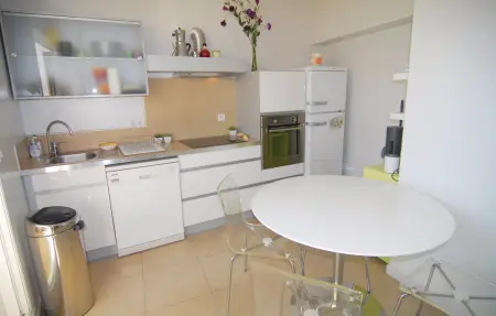 Maison mitoyenne en centre-ville avec terrasse sur toit : photo 10