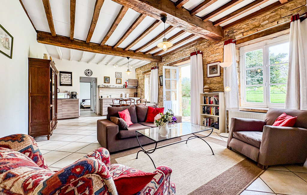 Maison de charme dans château XVIIe, jardin 200m² - Photo 2